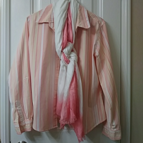 Button down top - Picture 2 of 5